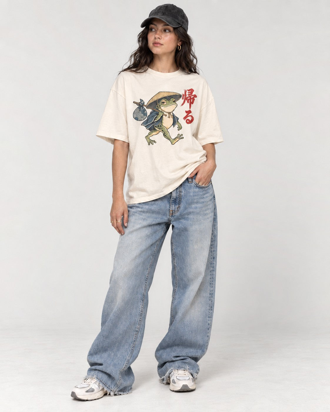 Kaeru Japanese frog tee in Ivory, full body