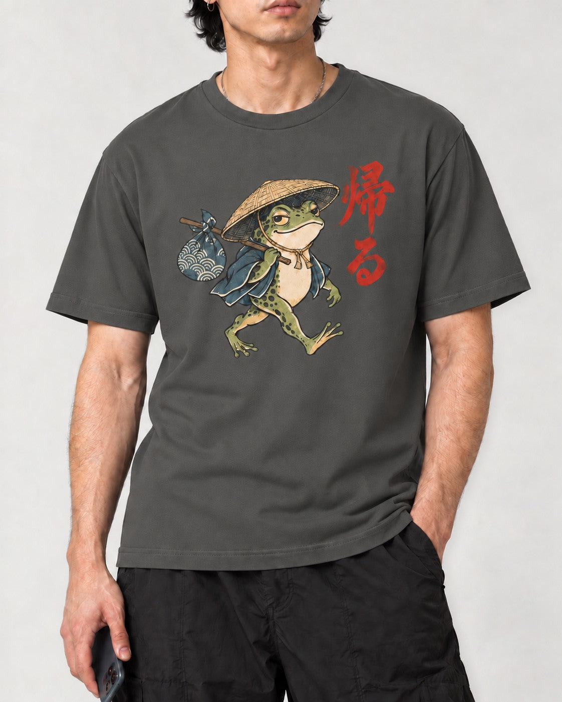 Kaeru Japanese frog tee in Pepper, close-up